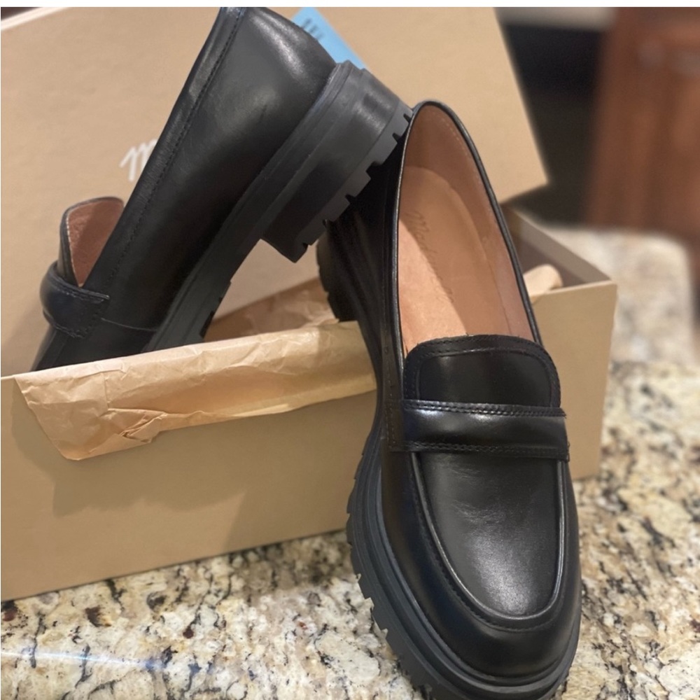 NEW- never worn Madewell Lugsole Loafers